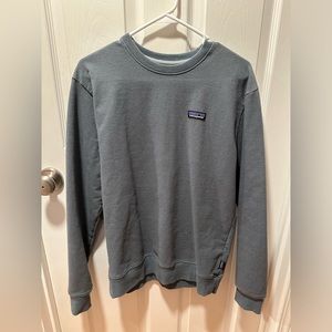 Patagonia crew neck sweatshirt. Size medium.